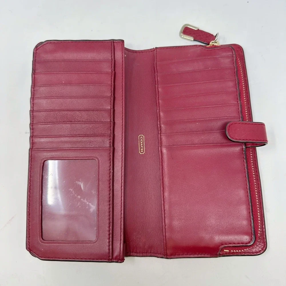 Coach Essential Slim Skinny Wallet Ruby Strawberry‎